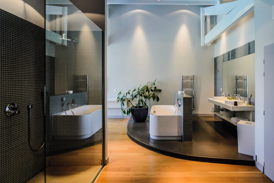 Chambre Mundaka Vue Ocean | Bathroom | Free toiletries, hair dryer, towels, soap