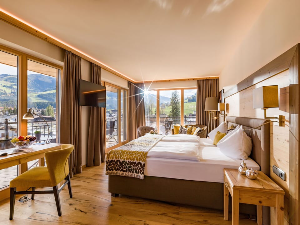 Panoramic Suite, 1 King Bed with Sofa bed, Sauna, Mountain View | Egyptian cotton sheets, premium bedding, down comforters, in-room safe