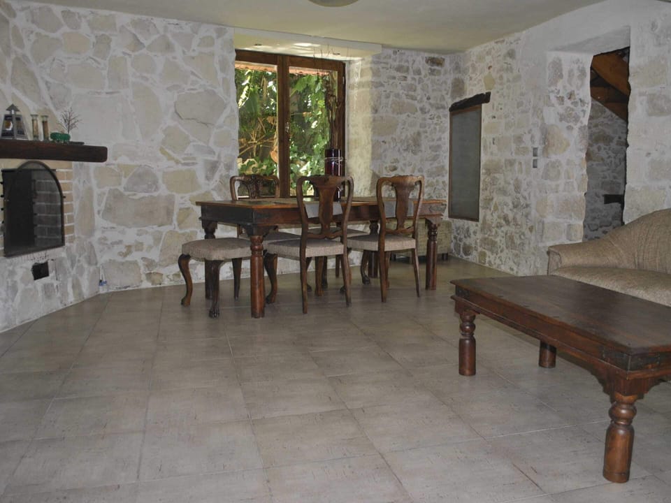 Villa | Dining
