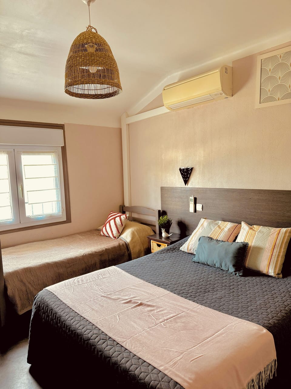 Standard Triple Room | In-room safe, soundproofing, free WiFi, bed sheets