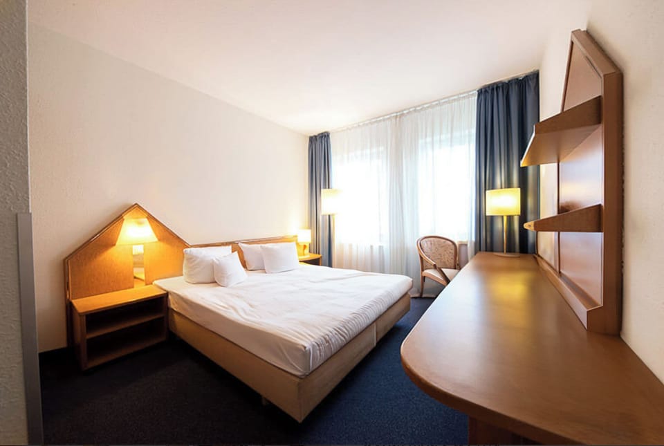 Standard Double Room | Desk, free cribs/infant beds, free WiFi, bed sheets