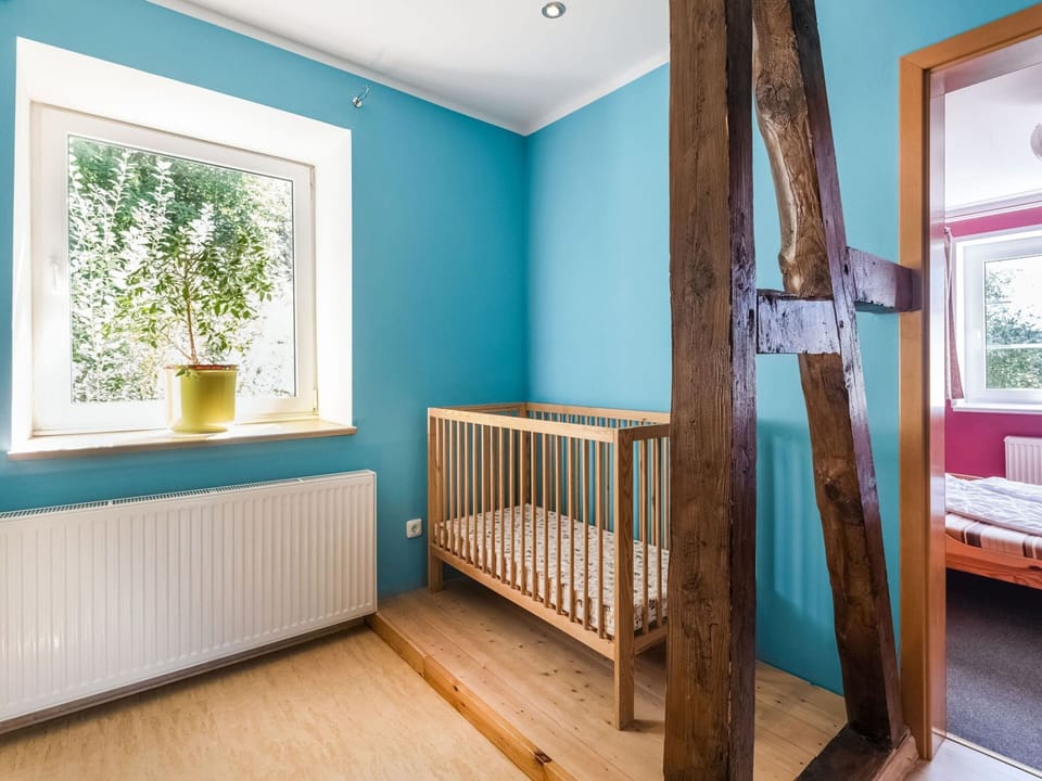 House | 6 bedrooms, individually furnished