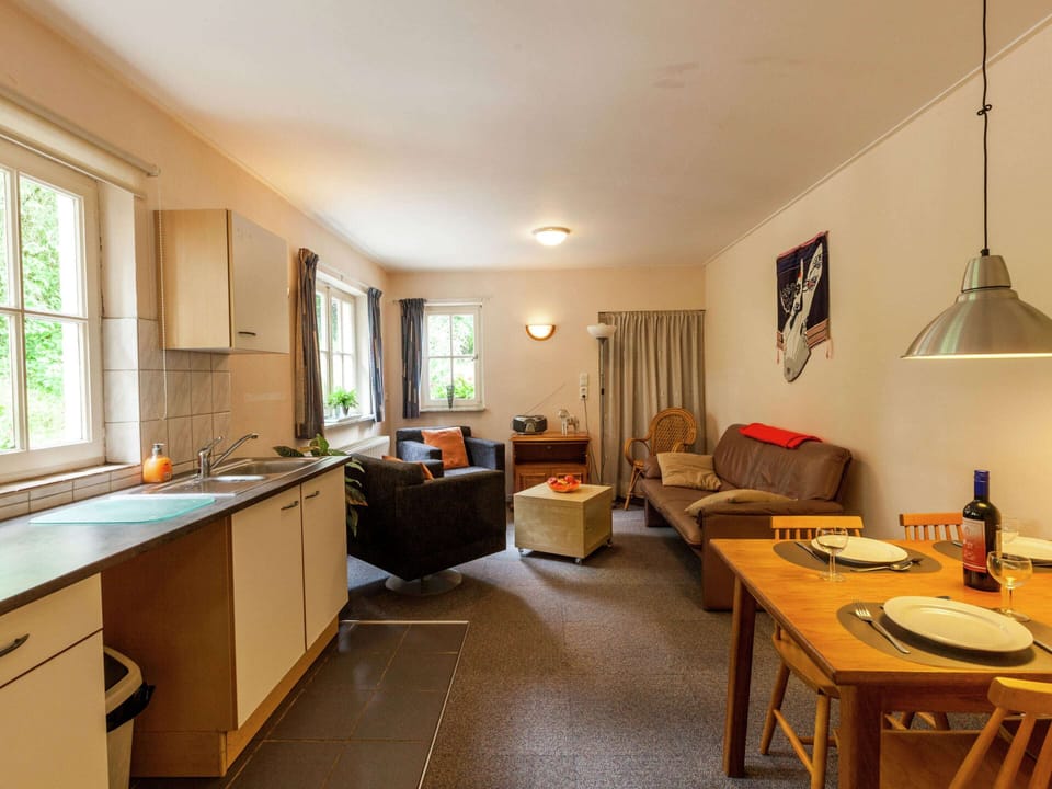 House | Private kitchen | Microwave, highchair