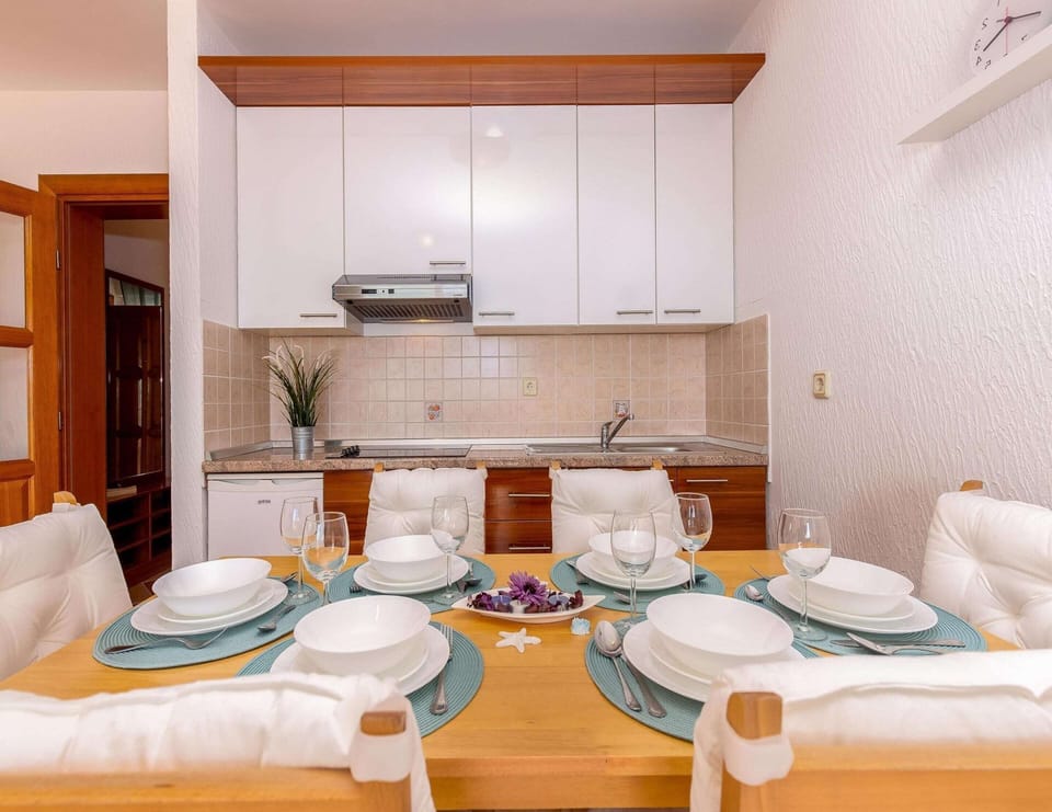 Apartment | Dining