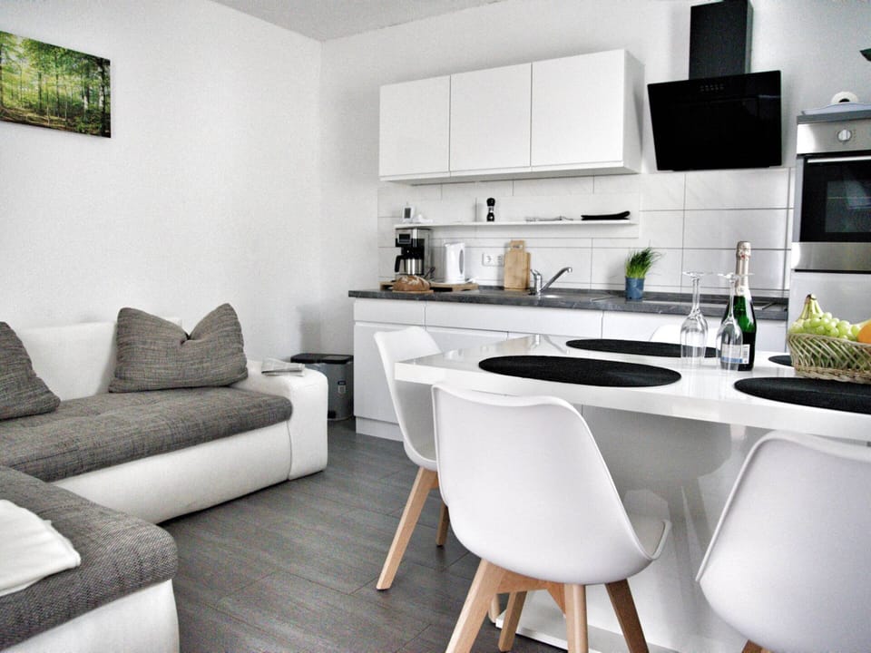 House | Private kitchen | Microwave, highchair