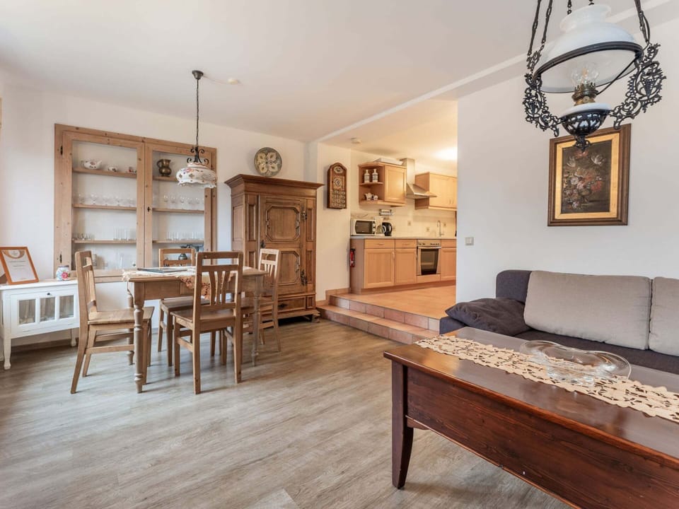 Apartment | Dining