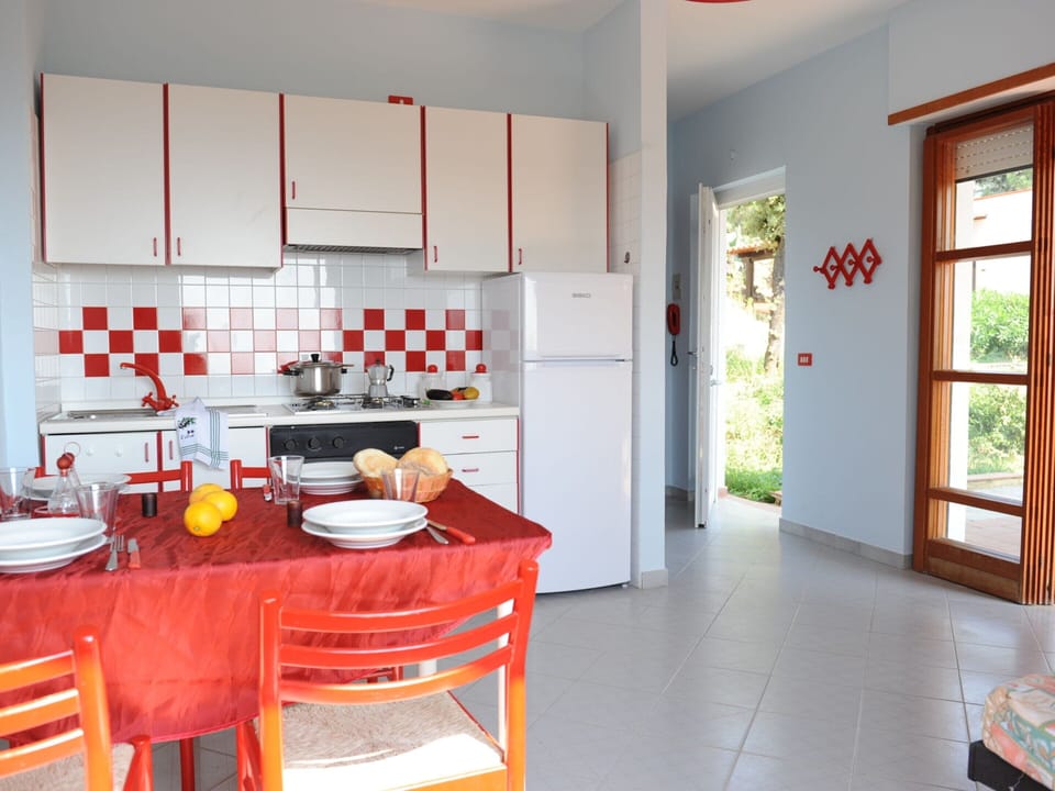 House | Private kitchen | Highchair, cookware/dishes/utensils