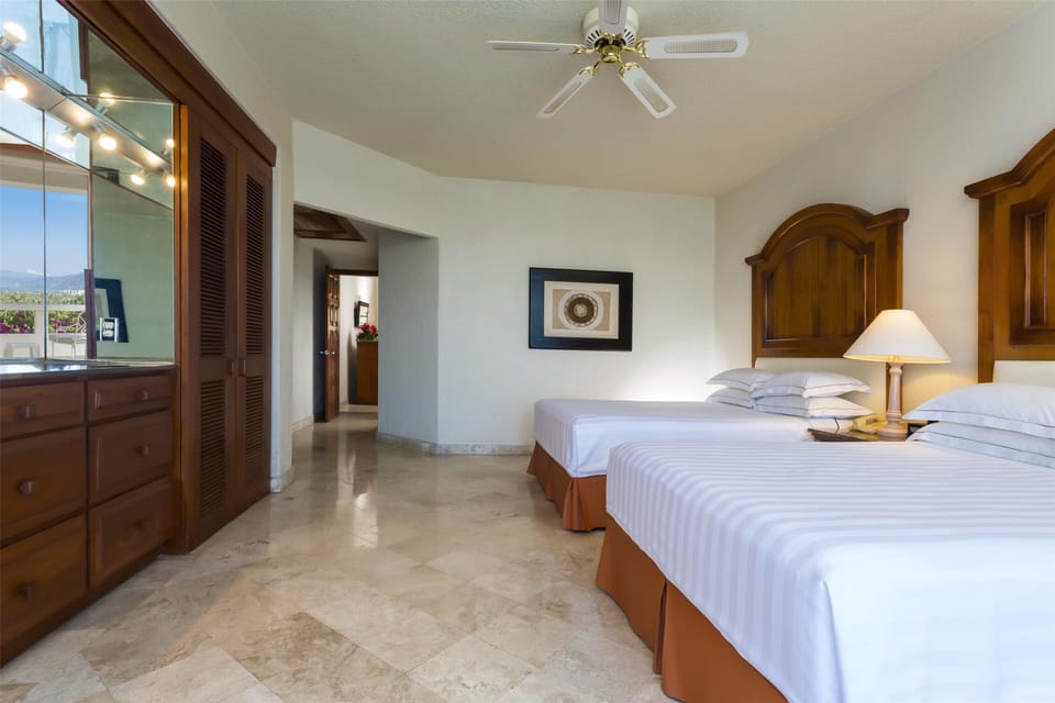 Minibar (free items), in-room safe, blackout drapes, iron/ironing board