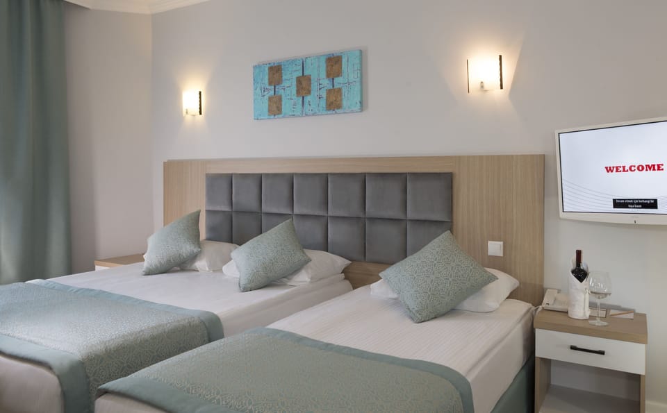 Studio Suite | Free minibar items, WiFi, bed sheets, wheelchair access