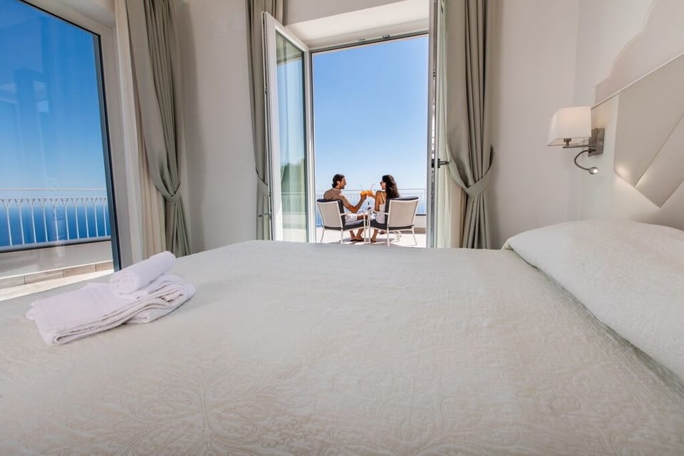 Superior King Room with Spa Bath and Terrace | Premium bedding, memory foam beds, minibar, in-room safe