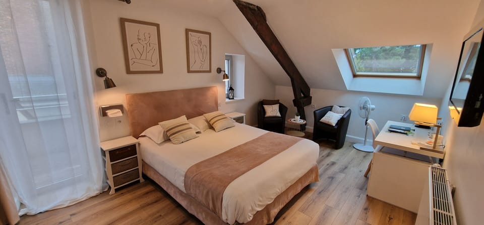 Comfort Double Room | Desk, free WiFi, bed sheets