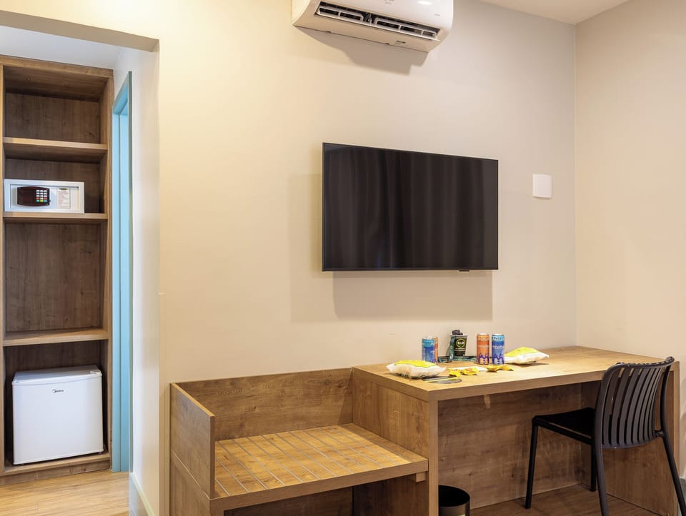 Superior Double Room, 1 Double Bed, Balcony | Minibar, in-room safe, desk, blackout drapes