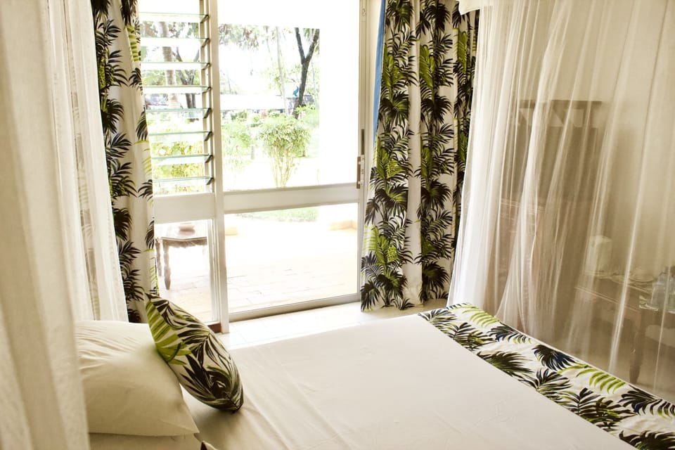 Standard Room, Sea View, Sea Facing | In-room safe, desk, free WiFi, bed sheets