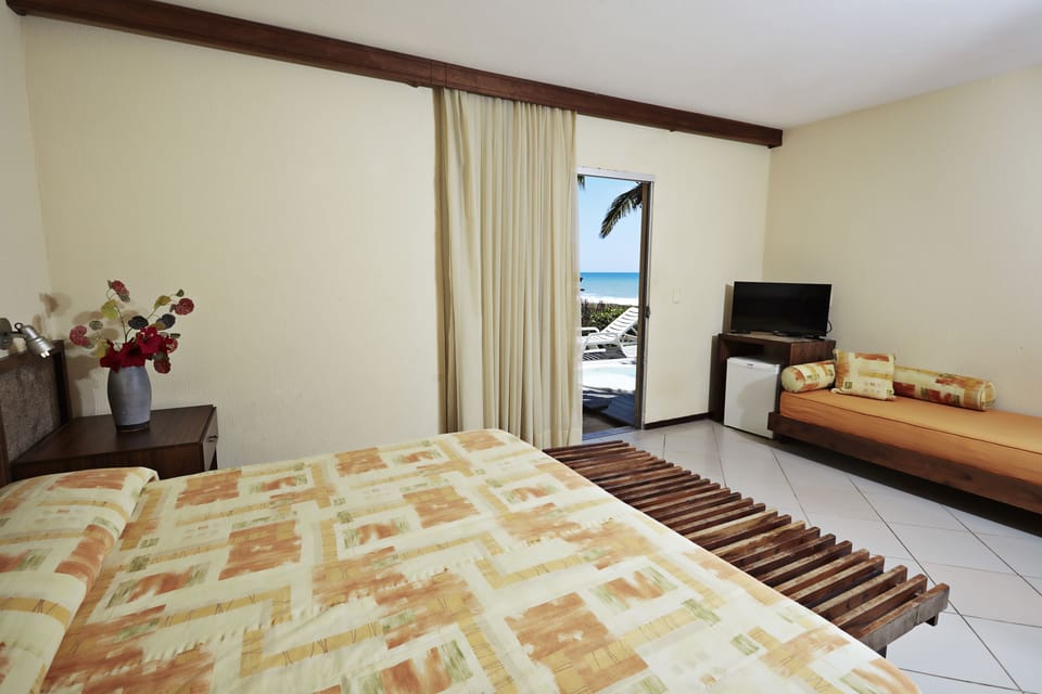Minibar, desk, free WiFi, bed sheets