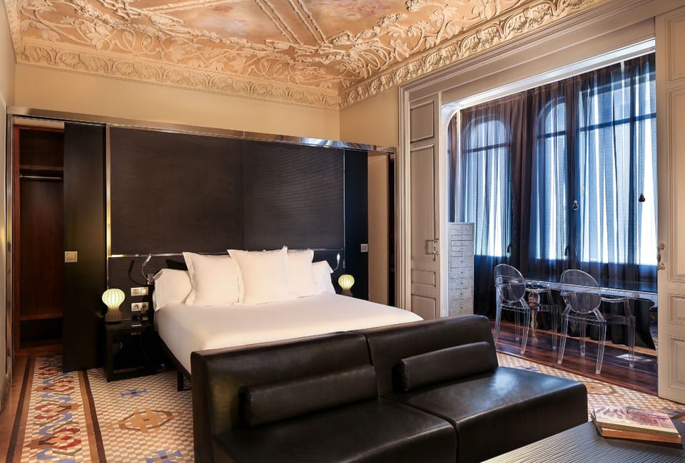 Suite | Minibar, in-room safe, free WiFi, bed sheets