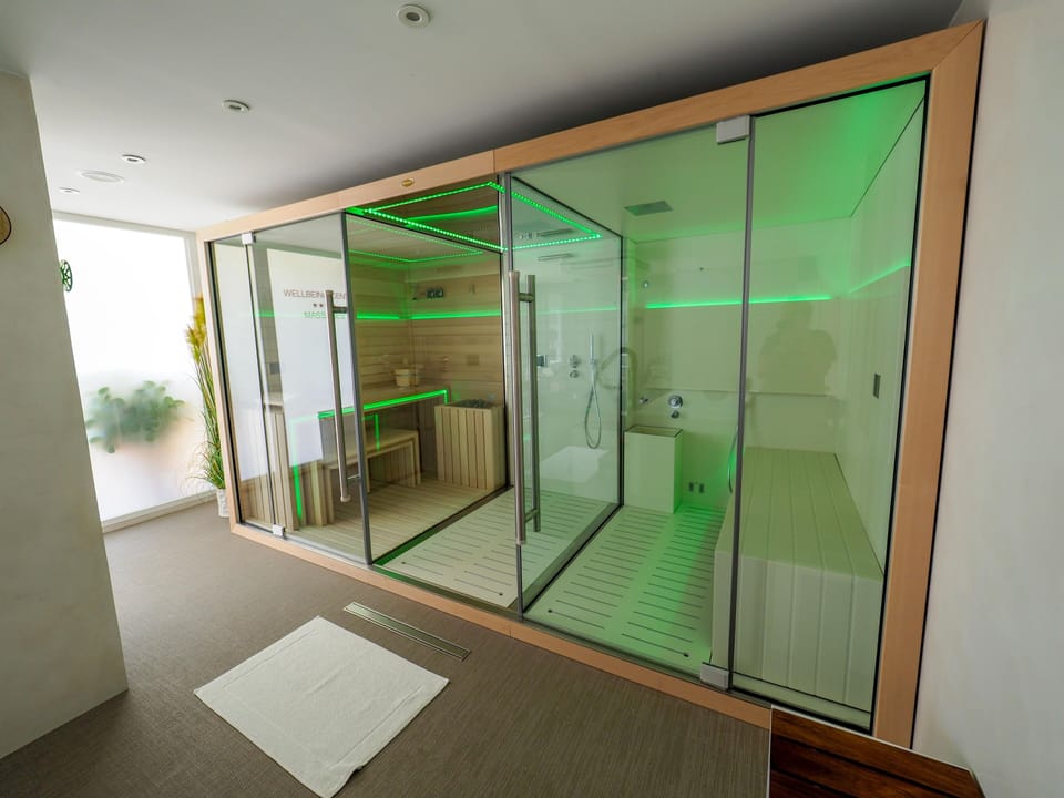 Sauna, hot tub, steam room, massages