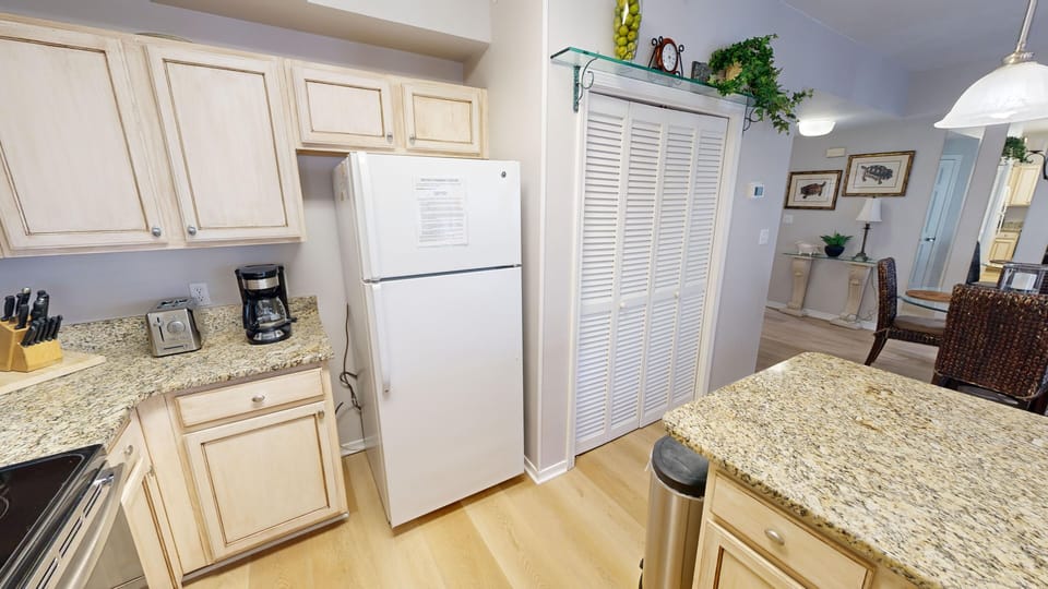 Condo, 2 Bedrooms | Private kitchen | Fridge, microwave, oven, dishwasher