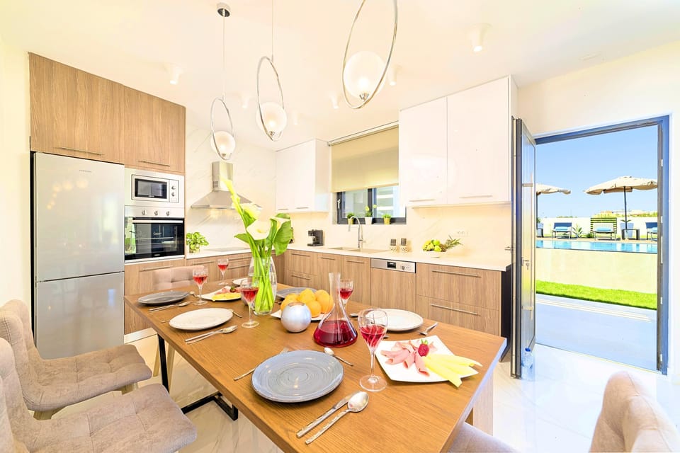 Villa, 3 Bedrooms | In-room dining