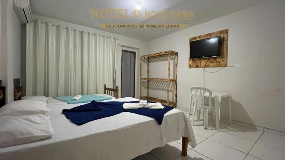 Superior Room | Laptop workspace, bed sheets