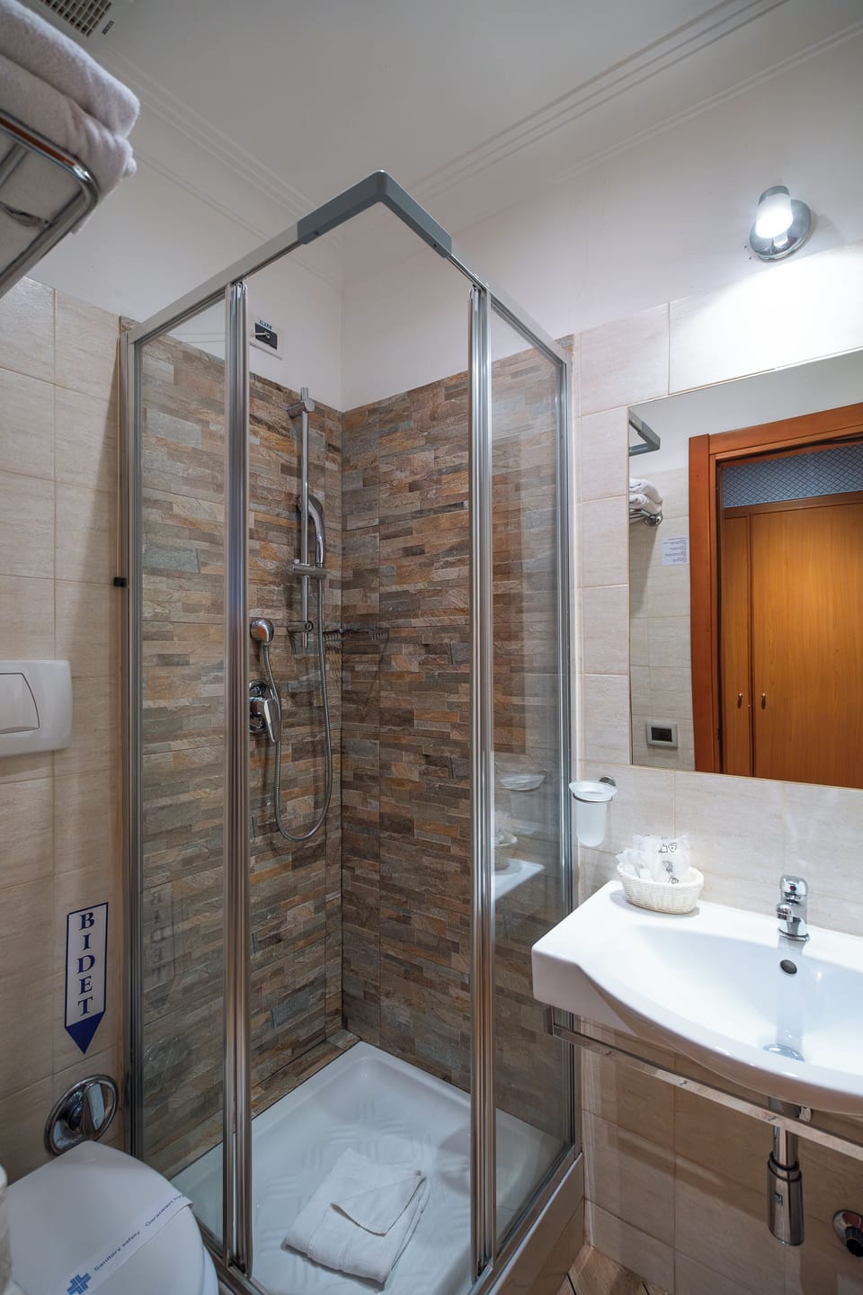 Separate tub and shower, free toiletries, hair dryer, bidet