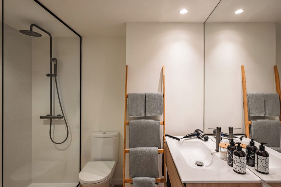 Room, Terrace (The Loft Extra Space) | Bathroom | Free toiletries, hair dryer, towels