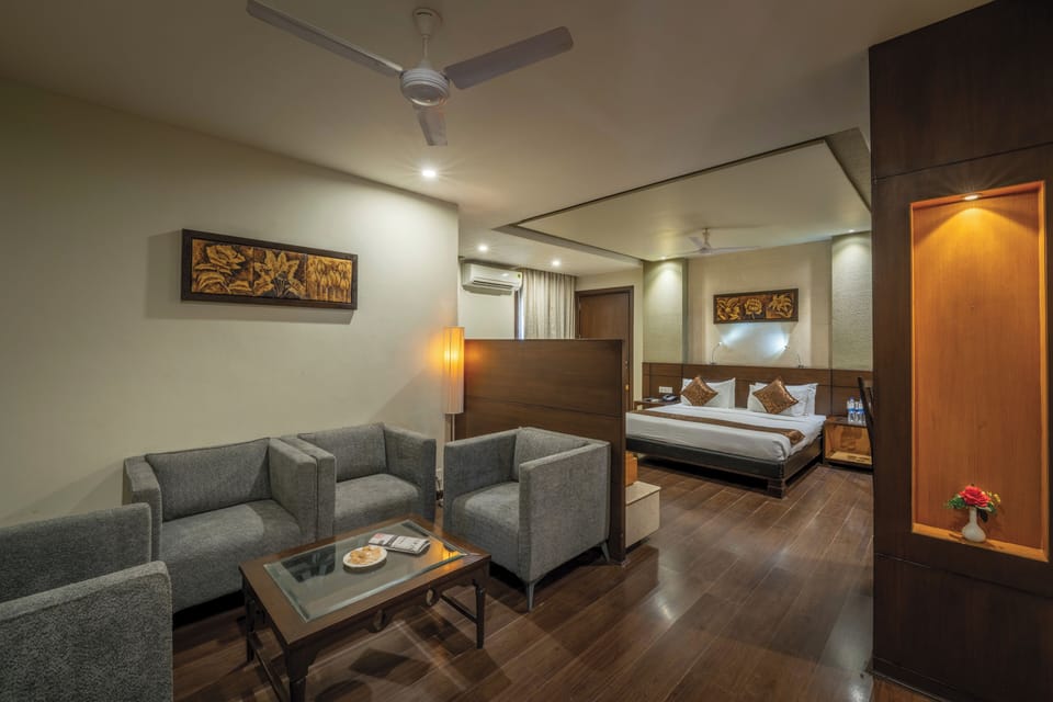 Suite | Memory foam beds, in-room safe, desk, iron/ironing board (on request)