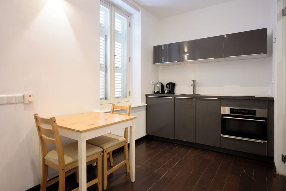 Superior Room Deluxe | Private kitchen | Fridge, coffee/tea maker, electric kettle