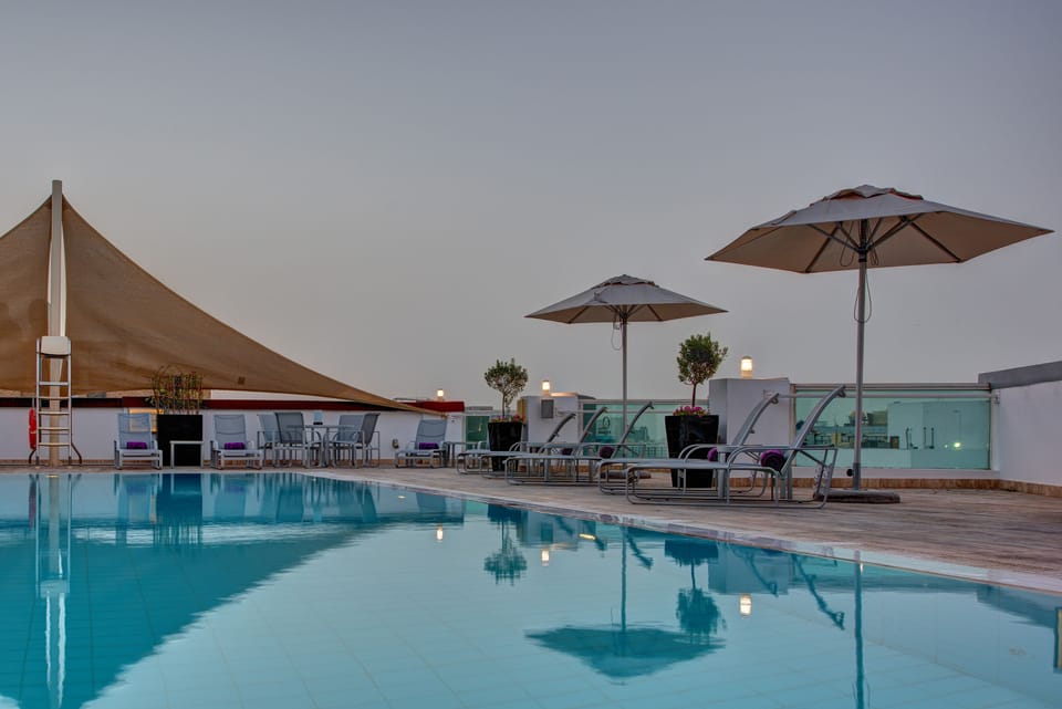 Rooftop pool
