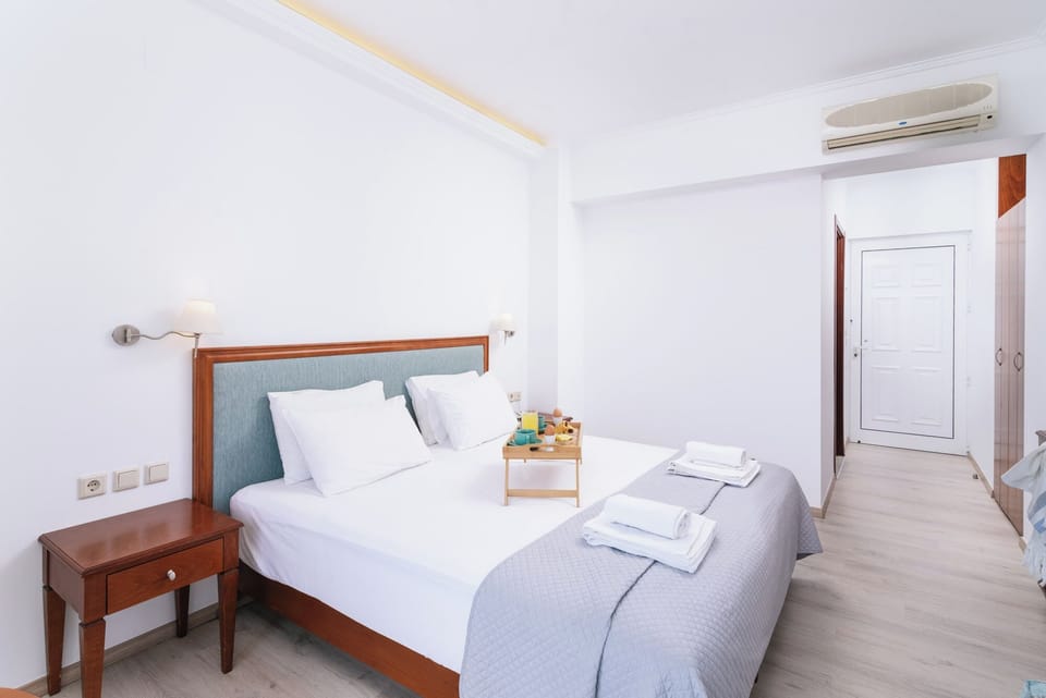 Deluxe Double Room, City View | Soundproofing, free WiFi, bed sheets