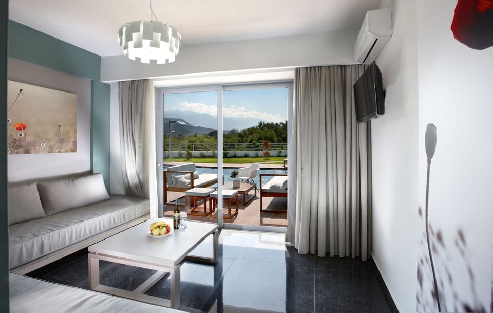 Villa with Sharing Pool | In-room safe, individually decorated, blackout drapes, soundproofing