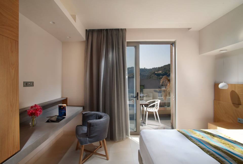 In-room safe, individually decorated, blackout drapes, soundproofing