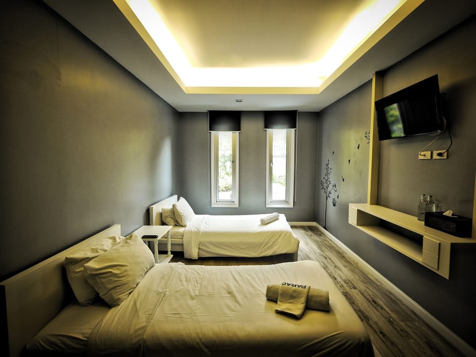 Desk, free WiFi, bed sheets
