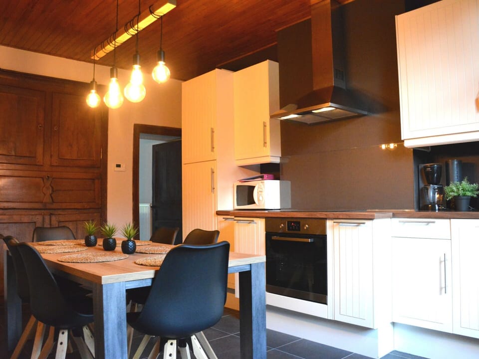 House | Private kitchen | Electric kettle, highchair