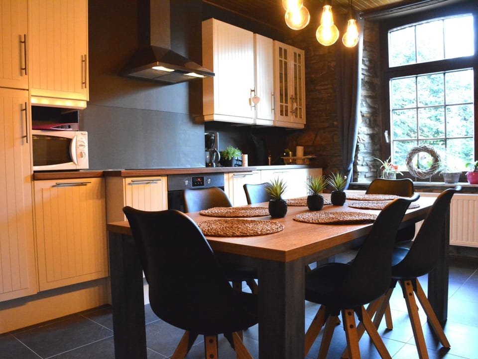 House | Private kitchen | Electric kettle, highchair
