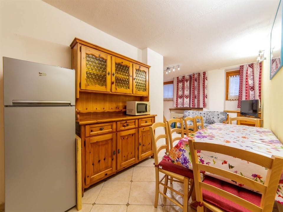 Apartment | Dining