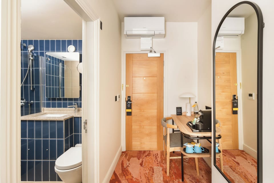 Room, 1 Twin Bed (Cosy) | In-room safe, desk, blackout drapes, iron/ironing board