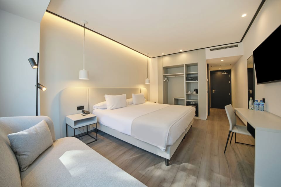 In-room safe, desk, blackout drapes, soundproofing