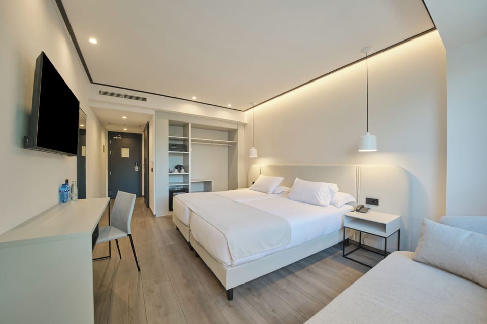 In-room safe, desk, blackout drapes, soundproofing