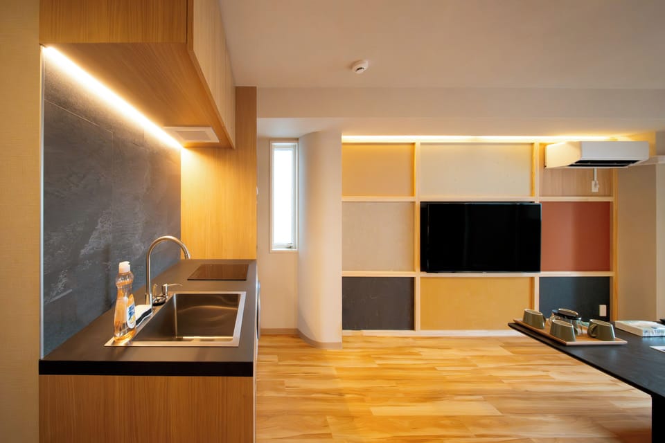 Standard Family Room (501) | Free WiFi