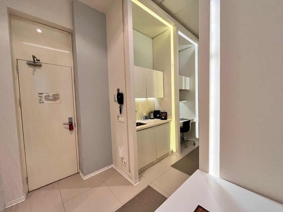 Standard Single Room | Premium bedding, in-room safe, desk, soundproofing