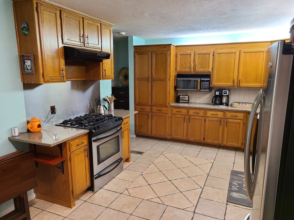 full kitchen