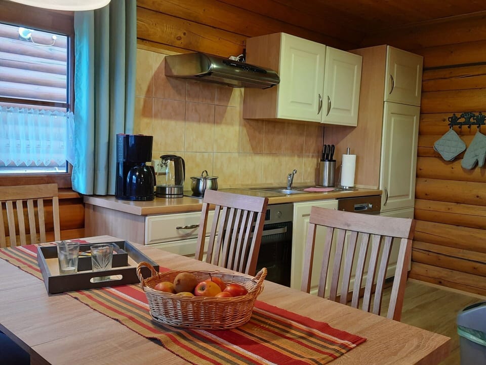 House | Private kitchen | Microwave, dishwasher, highchair