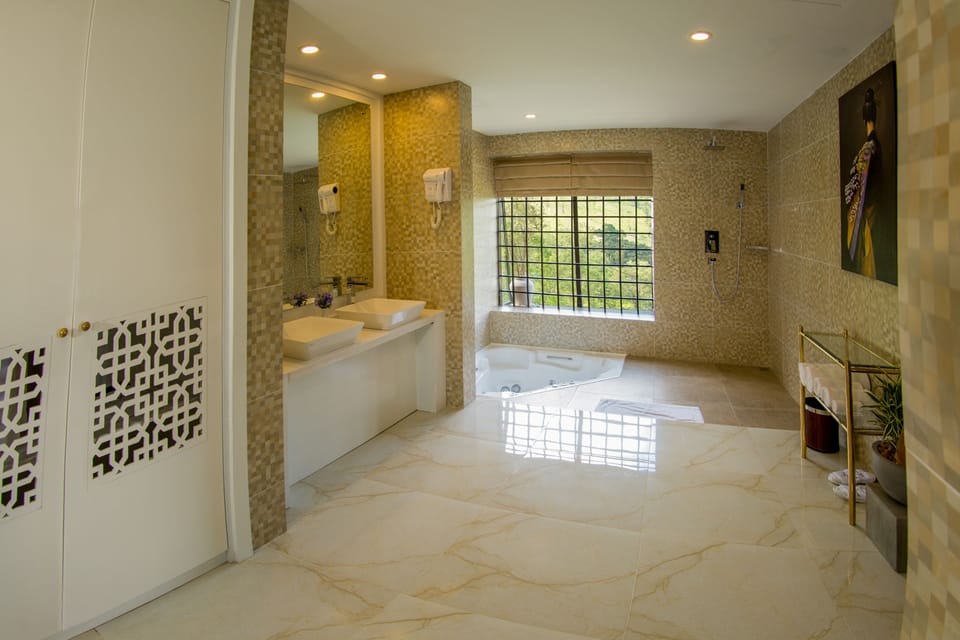 1 bedroom, Egyptian cotton sheets, premium bedding, minibar