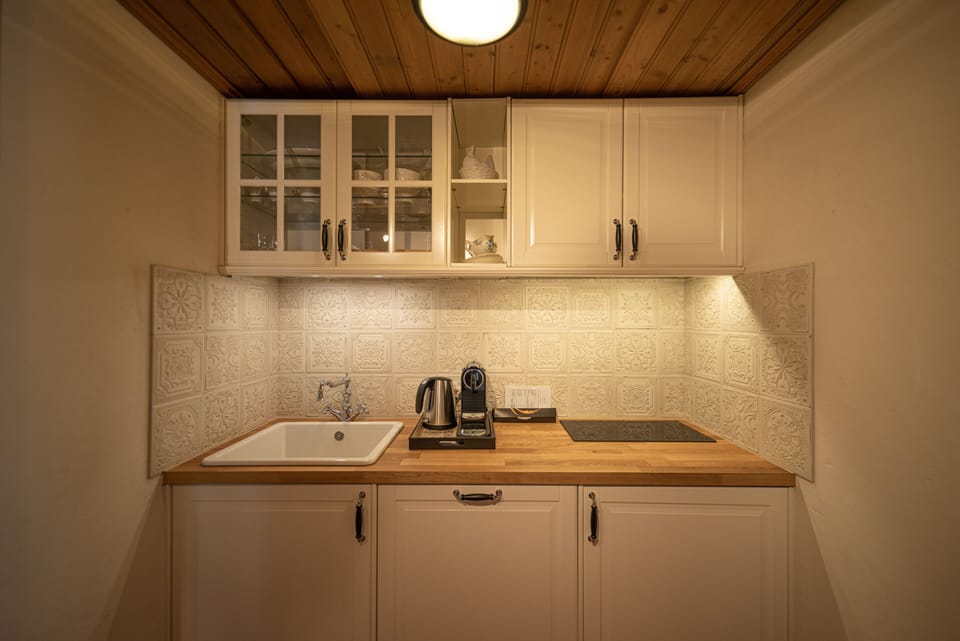 Panoramic Condo | Private kitchen | Electric kettle