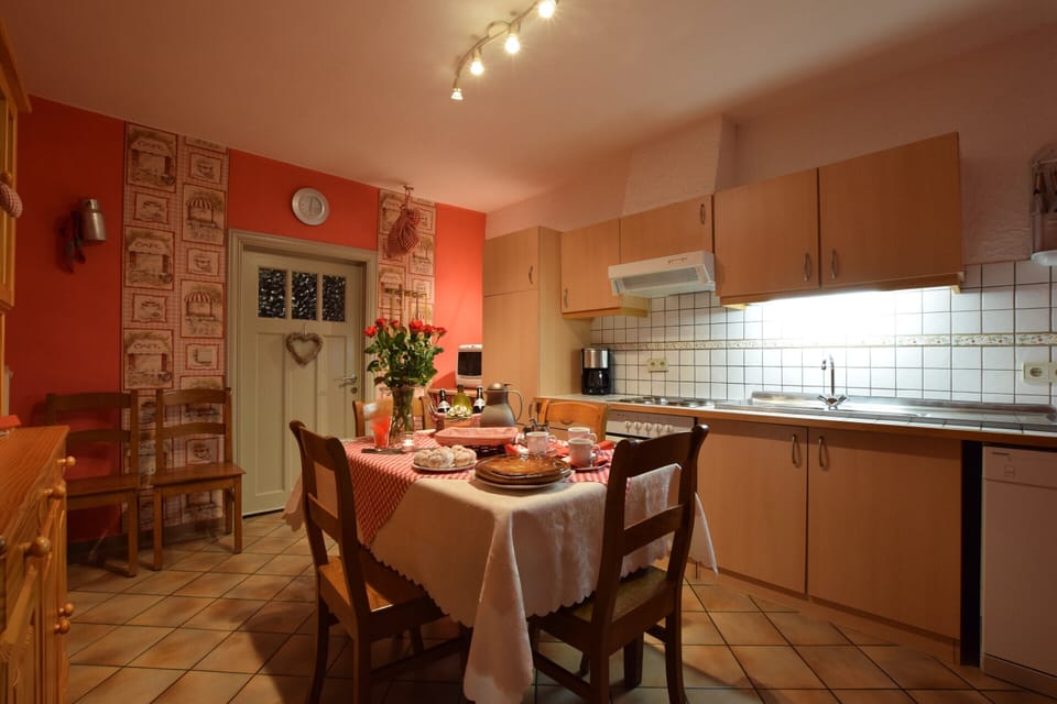 House | Private kitchen | Microwave, stovetop, dishwasher, highchair