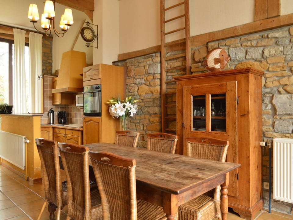 House | Private kitchen | Stovetop, highchair