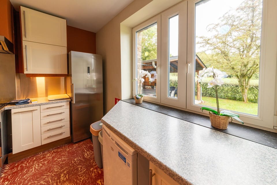 Cottage | Private kitchen | Highchair