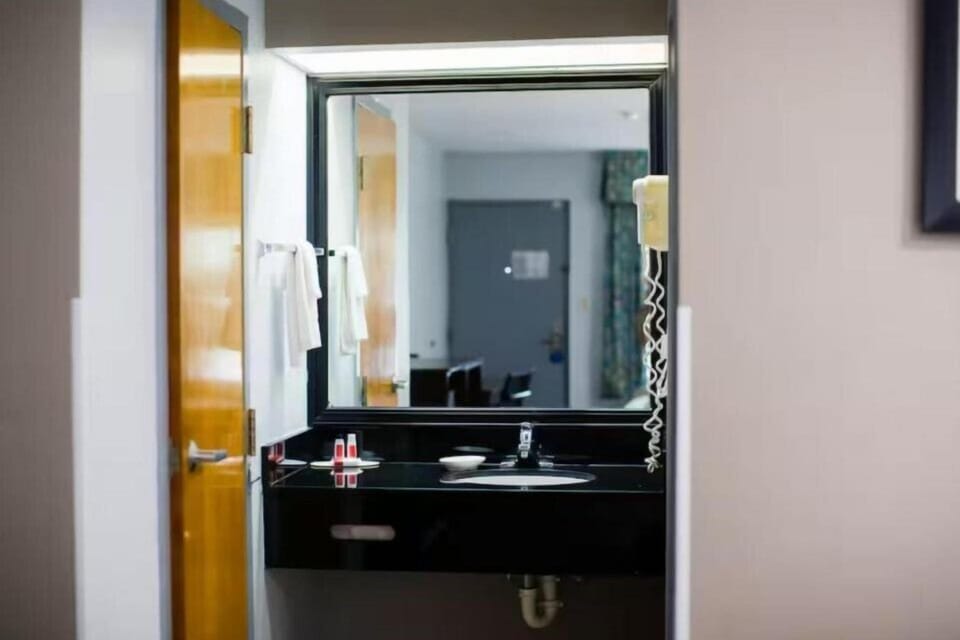 Townhouse Fort Walton Beach Hurlburt Field Hotel in Mary Esther