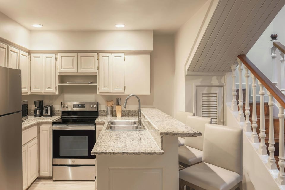 Suite, 3 Bedrooms, Balcony, Oceanfront (Reef House) | Private kitchen | Coffee/tea maker, cookware/dishes/utensils