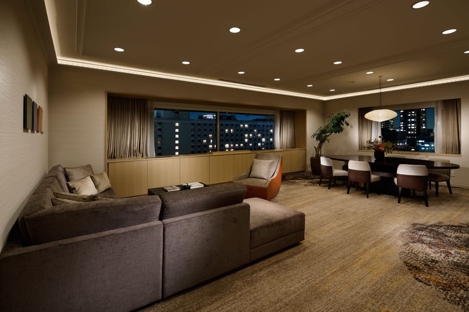 Club Grand Suite Twin with Lounge Access, Non smoking | Living area | 40-inch TV with digital channels